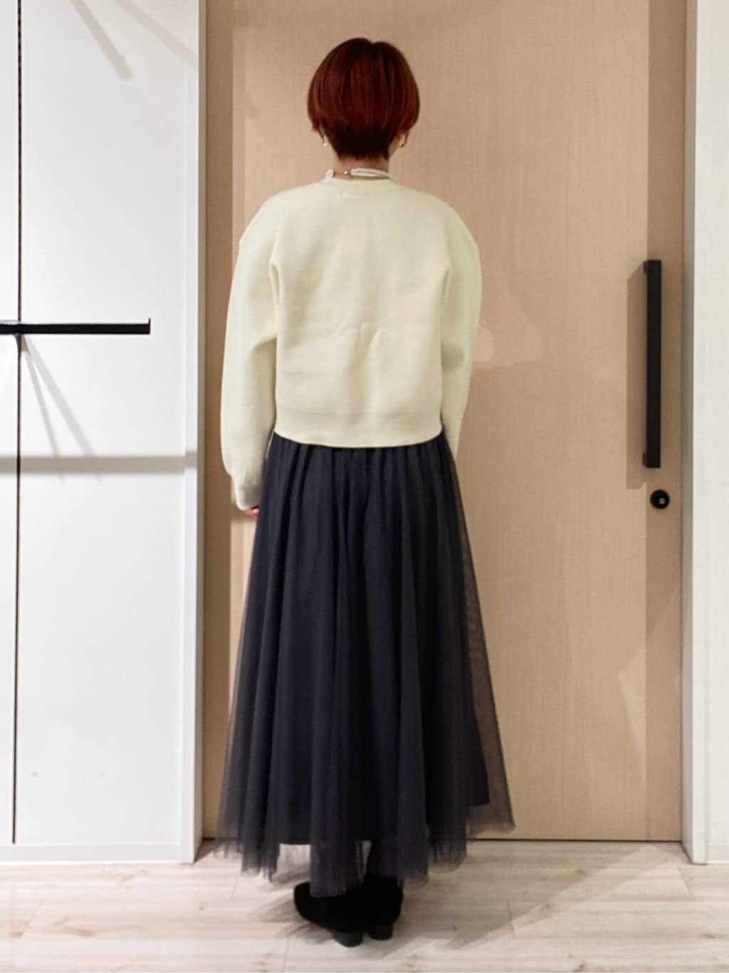 ひらしーさんの「SHOO･LA･RUE｜【洗濯機可/S-LL】1枚でも羽織りでも 華やか上品カーデ」を使ったコーディネート