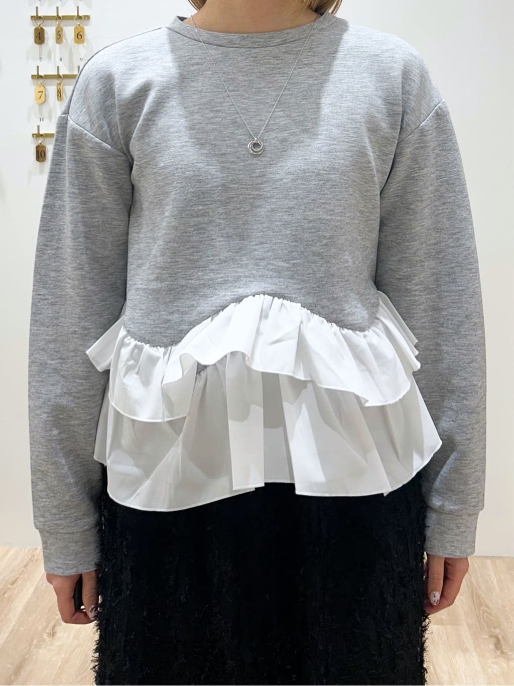 suzukaさんの「OPAQUE.CLIP｜裾フリルドッキングトップス【洗濯機OK】」を使ったコーディネート