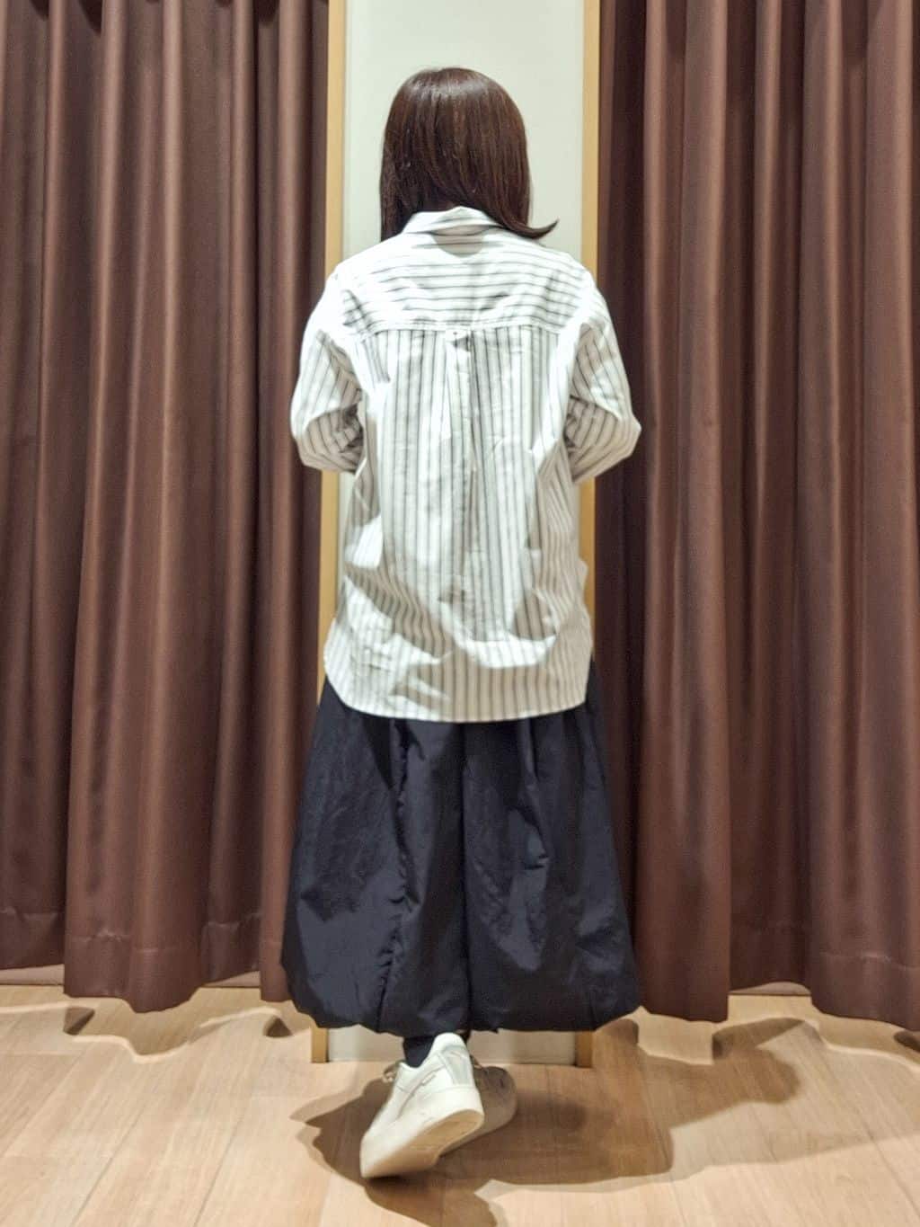 ウタさんの「grove｜羽織としても大活躍！驚きの伸びを備えたコットンナイロンストレッチシャツ」を使ったコーディネート