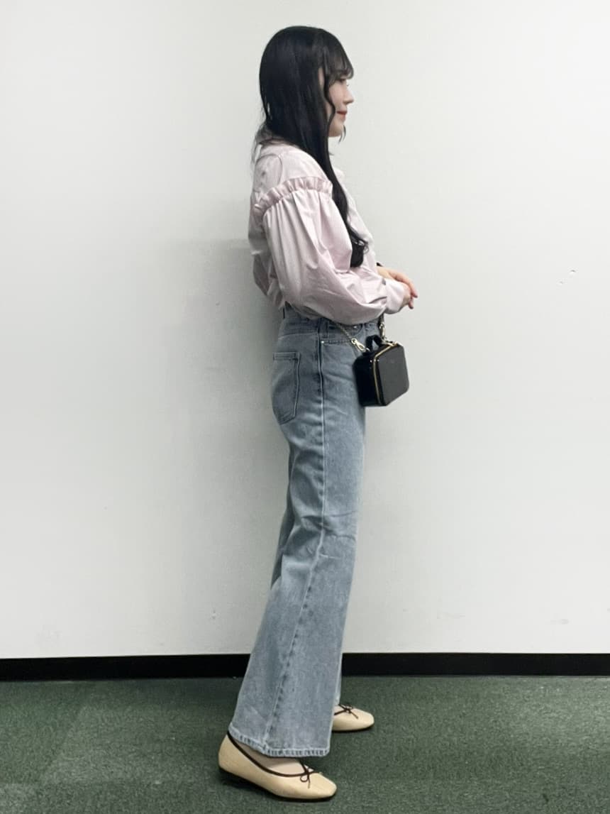 Hitomiさんの「index｜ボリュームスリーブブラウス【洗濯機OK】《5col》」を使ったコーディネート