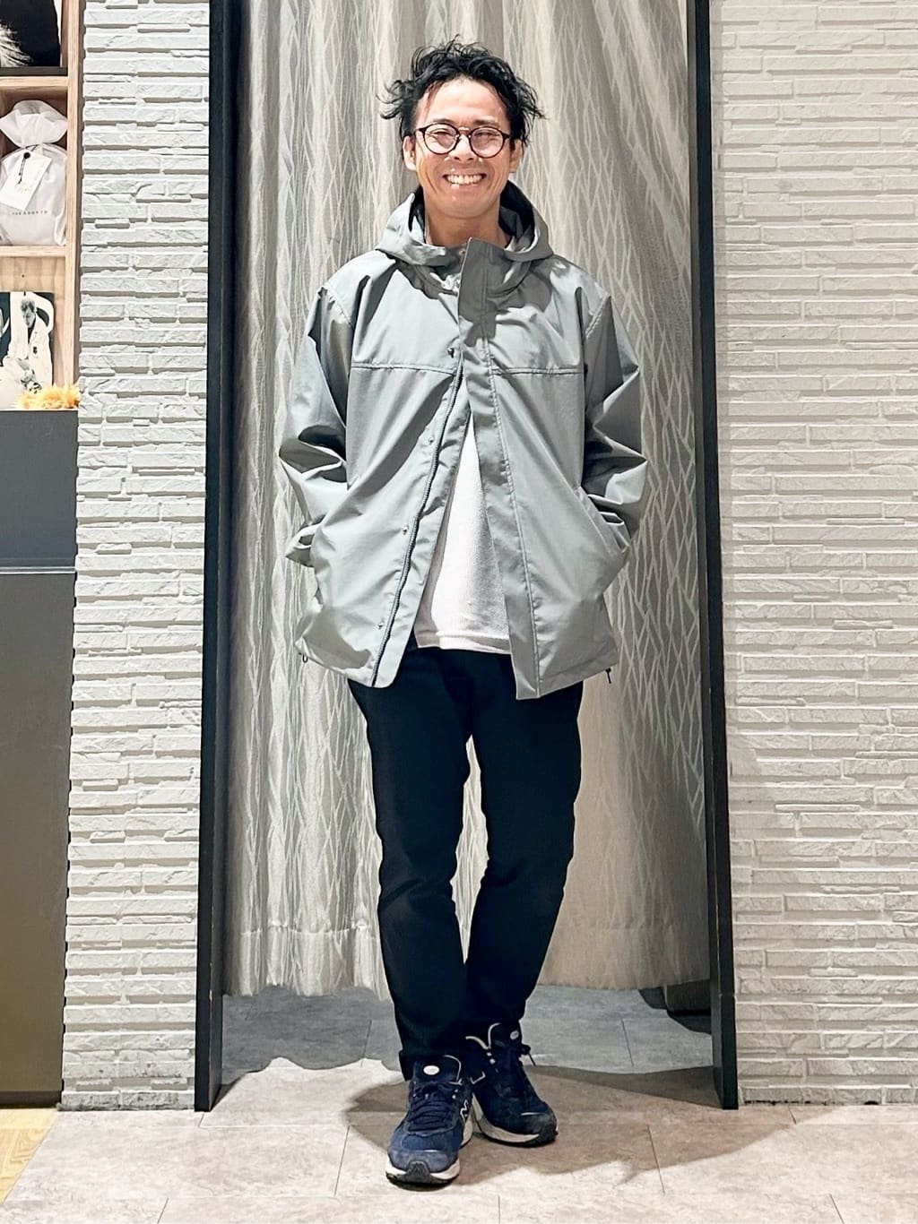 KENJI Iさんの「THE SHOP TK｜【季節の変わり目に最適】ナイロンマウンテンパーカ  防風/洗濯機OK」を使ったコーディネート