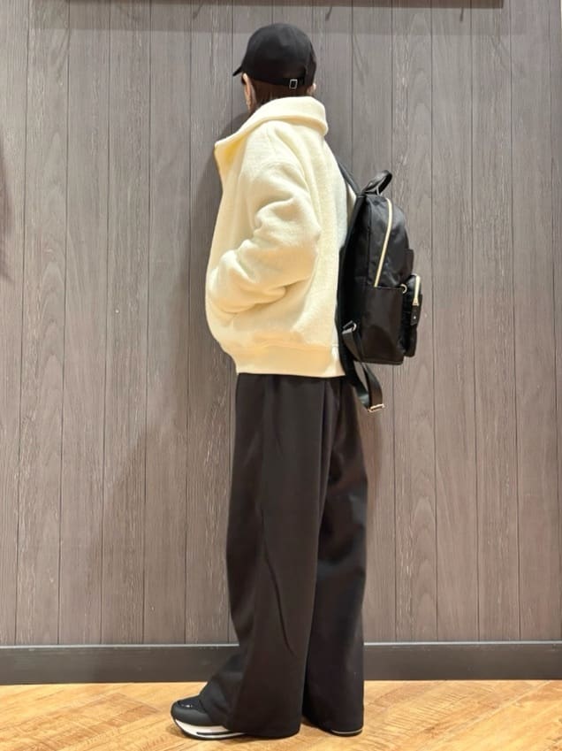 meiさんの「SHOO･LA･RUE｜デニム袖切替ロゴニット」を使ったコーディネート