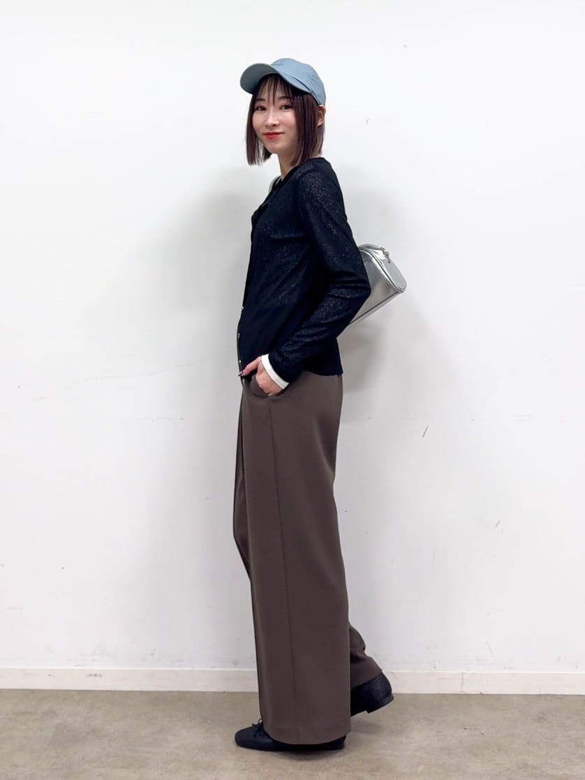 𝐜𝐡𝐢𝐤𝐚さんの「SHOO･LA･RUE｜【高レビュー/S-LL/着丈選べる/洗濯後しわになりにくい】スマートに見えるイージーワイドパンツ」を使ったコーディネート
