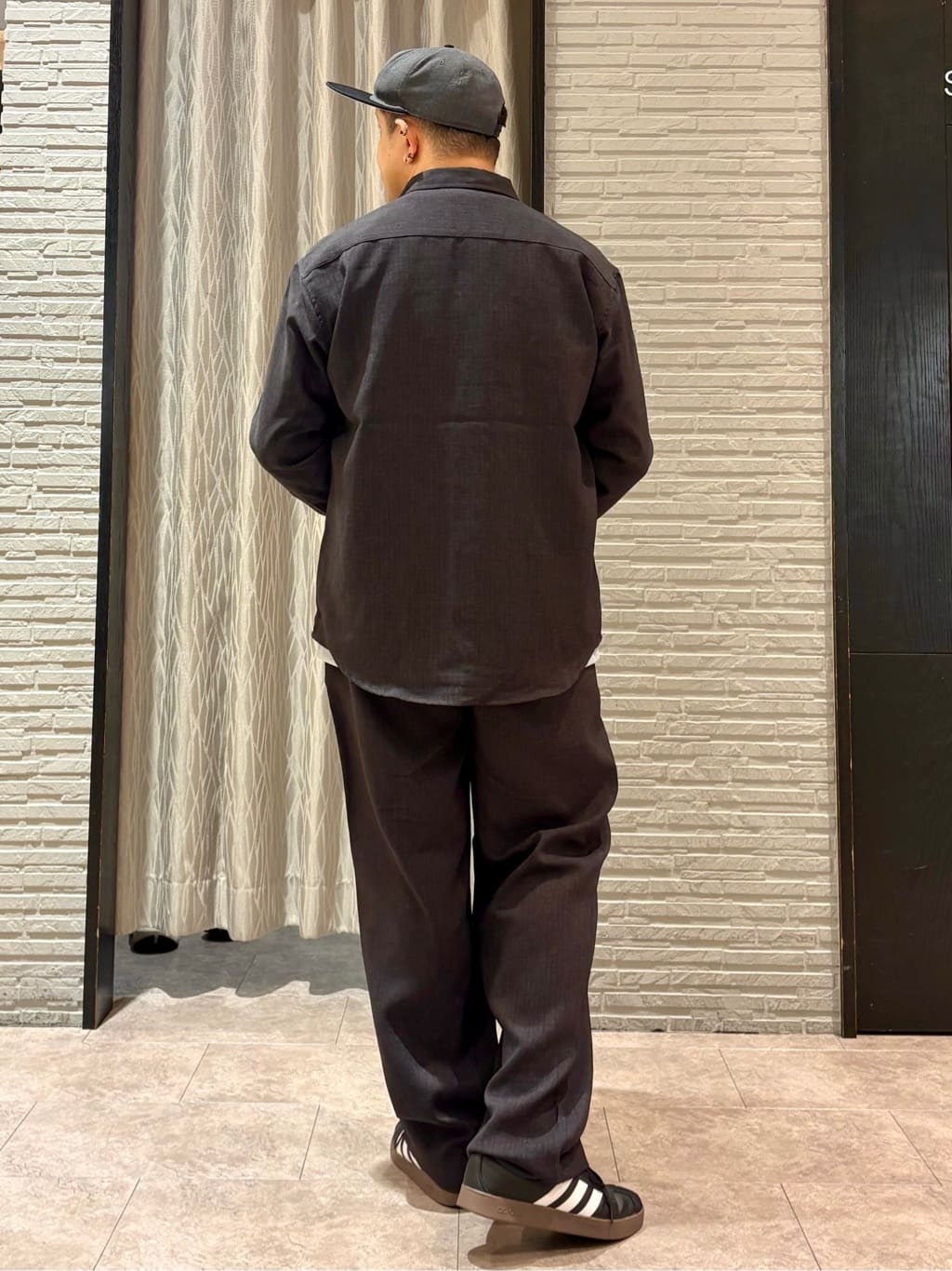 Pーyamaさんの「THE SHOP TK｜【LINO FINE】リネンライク 長袖シャツ UVカット/イージーケア/吸水速乾/洗濯機OK」を使ったコーディネート