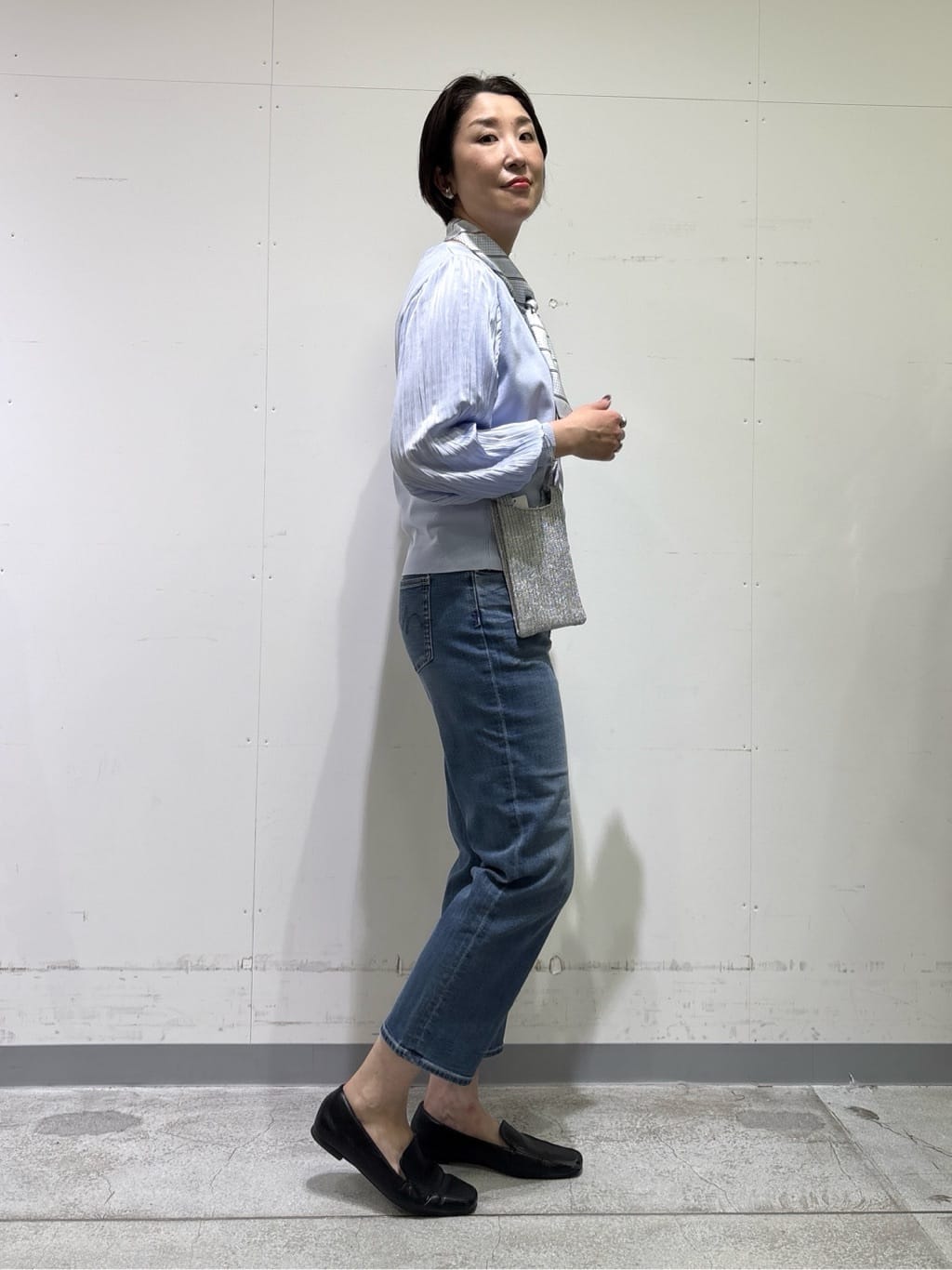 yuriさんの「INDIVI｜【花粉付着防止／撥水／UVケア】名品トレンチコート」を使ったコーディネート