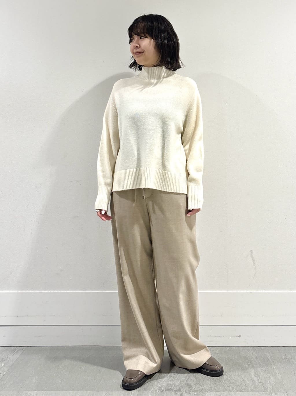 モエカさんの「UNTITLED｜【8色展開/洗える】ウールカシミヤ ハイネックニット」を使ったコーディネート