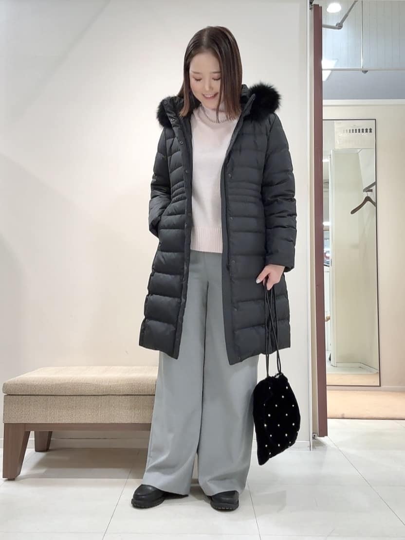 YUIさんの「UNTITLED｜【はっ水機能/フード取り外し可/防寒】ロングダウンコート」を使ったコーディネート