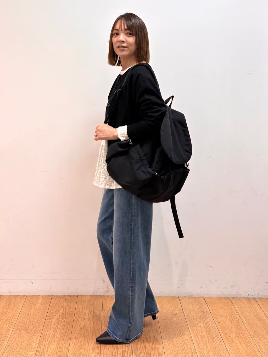 mikkoさんの「INDIVI｜【洗える／レイヤードにおすすめ】シャーリングレース ロングTシャツ」を使ったコーディネート