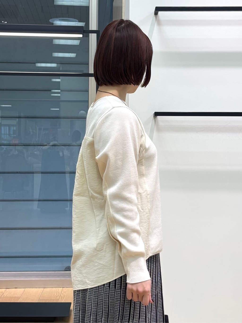 asamiさんの「INDIVI｜【洗える／選べる8色】トーンアップニット」を使ったコーディネート
