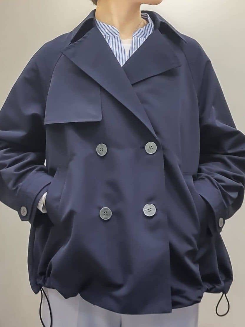 やまちゃんさんの「grove｜【貴島明日香さん着用】【撥水／シルエット2WAY】軽やかミドルトレンチコート」を使ったコーディネート