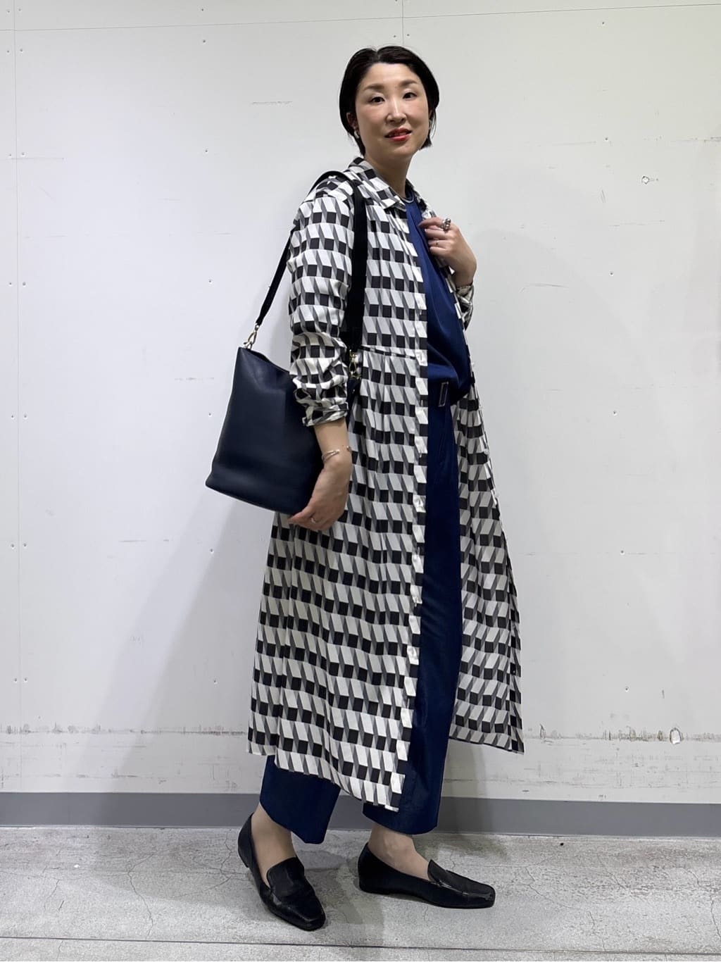 yuriさんの「INDIVI｜【洗える／UVケア／SETUP可能】デニムライク ランタン袖ブラウス」を使ったコーディネート