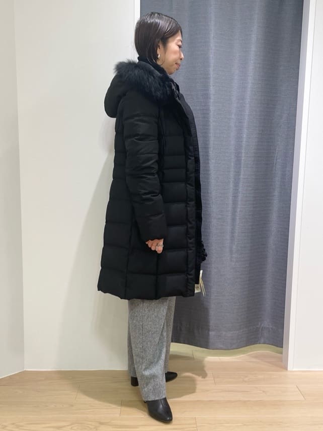 Mikoさんの「INDIVI｜【名品／撥水／抗菌防臭】ロング丈リサイクルダウンコート」を使ったコーディネート