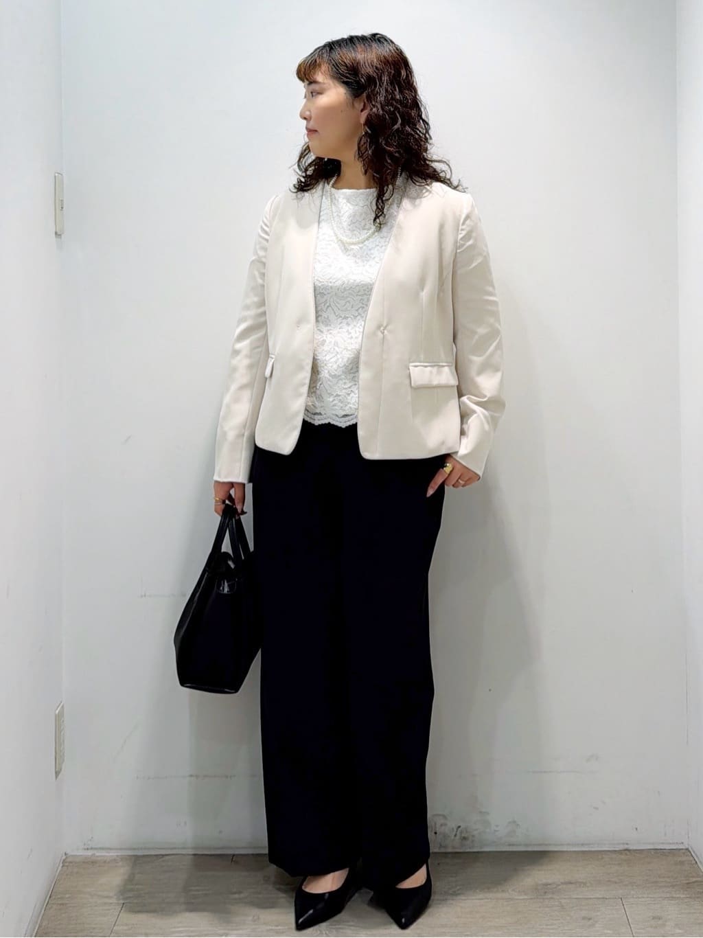 sumicaさんの「OPAQUE.CLIP｜《通勤／セットアップ対応》 パイピングVネックジャケット【洗濯機OK】」を使ったコーディネート