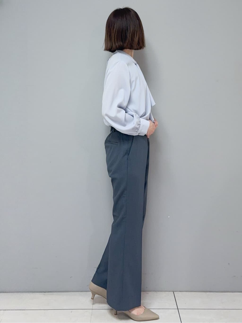 yさんの「OPAQUE.CLIP｜ストレッチスリムフレアパンツ【洗濯機OK】」を使ったコーディネート