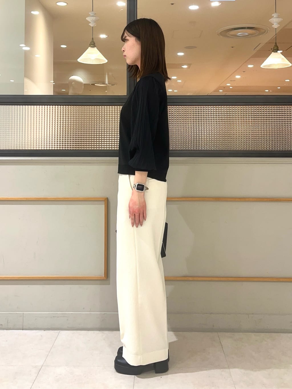 kumiさんの「INDIVI｜【洗える／華やか】袖プリーツニット」を使ったコーディネート