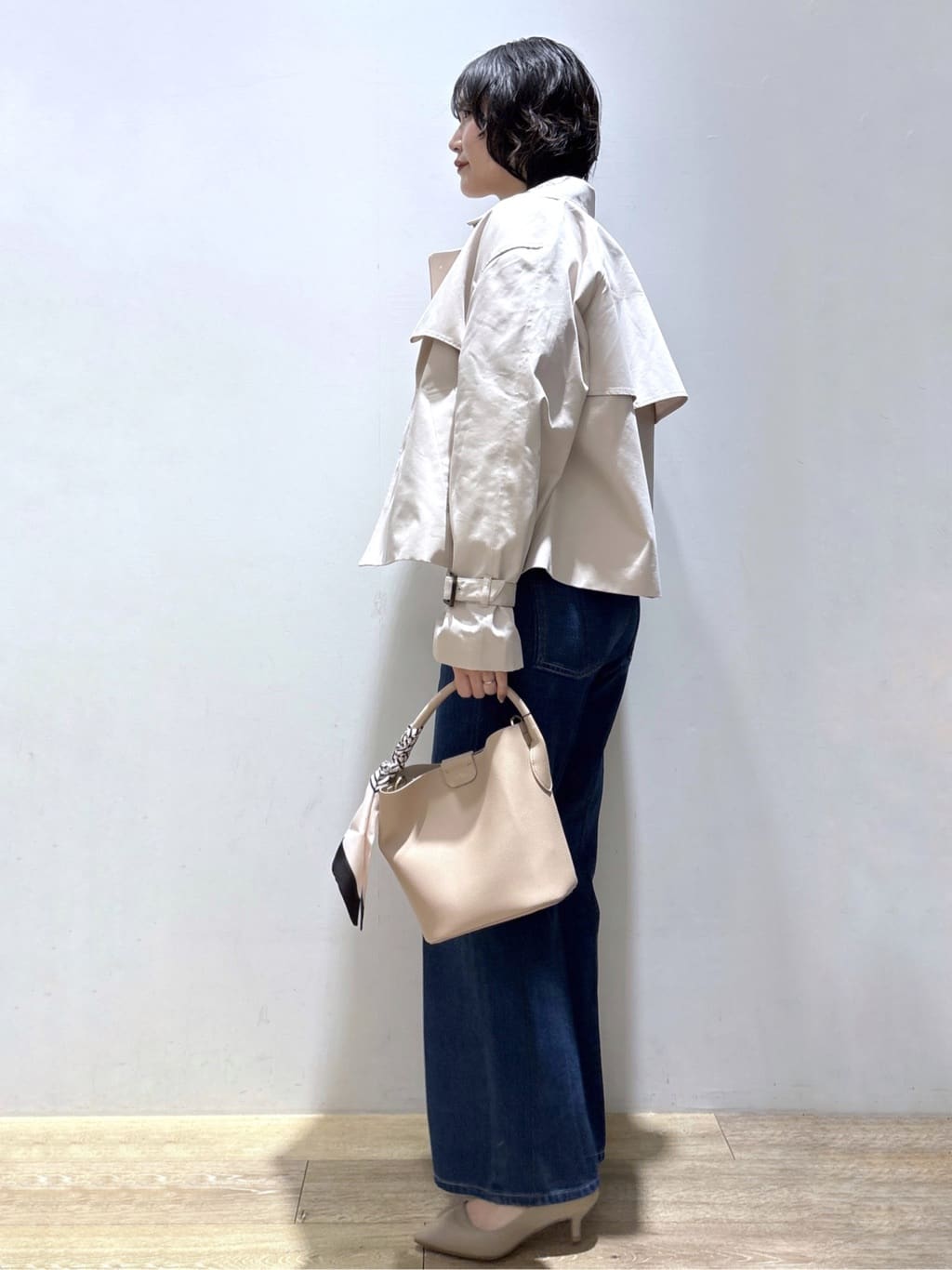 mizukiさんの「index｜レースフリルVネックリブニット【洗濯機OK／抗ピル】」を使ったコーディネート