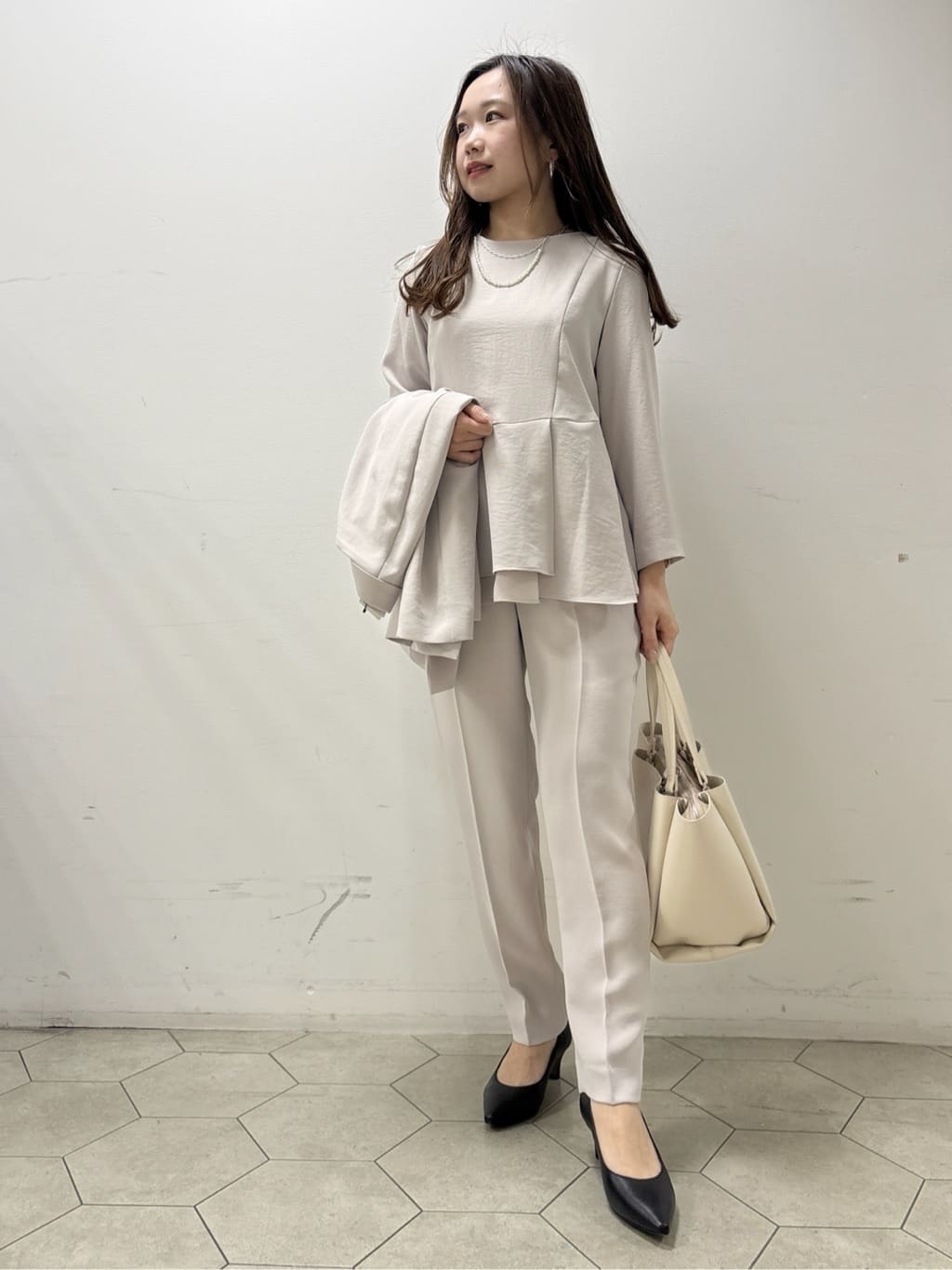 kahoさんの「INDIVI｜【洗える／多機能／SETUP可】着る日傘ダブルジャケット」を使ったコーディネート