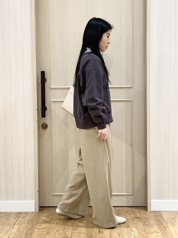 ERIさんの「SHOO･LA･RUE｜【洗濯機可/S-LL】ウエストのタブボタンがポイント　ワイドパンツ」を使ったコーディネート