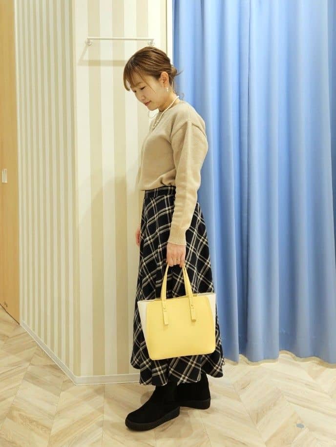 Ikumiさんの「SHOO･LA･RUE｜【S-LL/洗濯機可】さりげないラメが上品　クルーネックニット」を使ったコーディネート