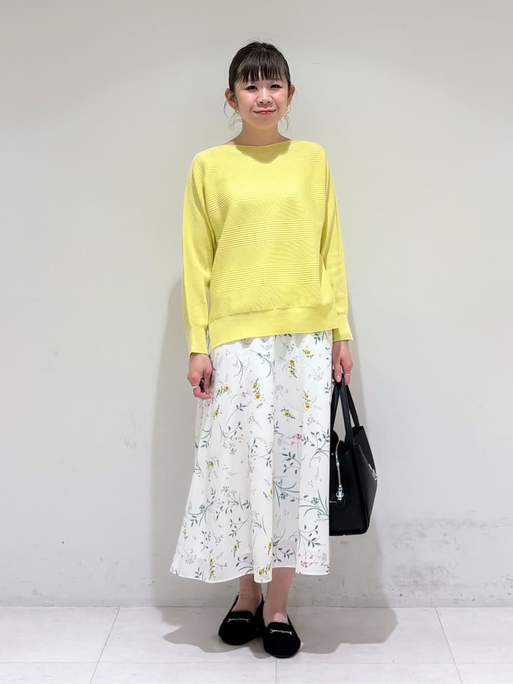tsuyuさんの「INDIVI｜【合皮／ミドルサイズ】春カラーフォルムバッグ」を使ったコーディネート