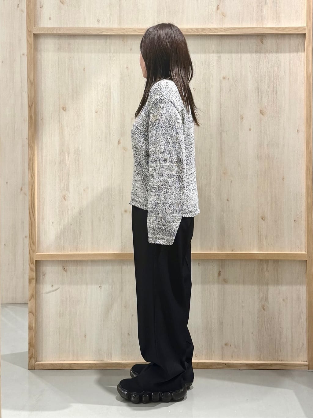 nanaさんの「THE SHOP TK｜MIXカラーで軽やかに テープヤーンニット」を使ったコーディネート
