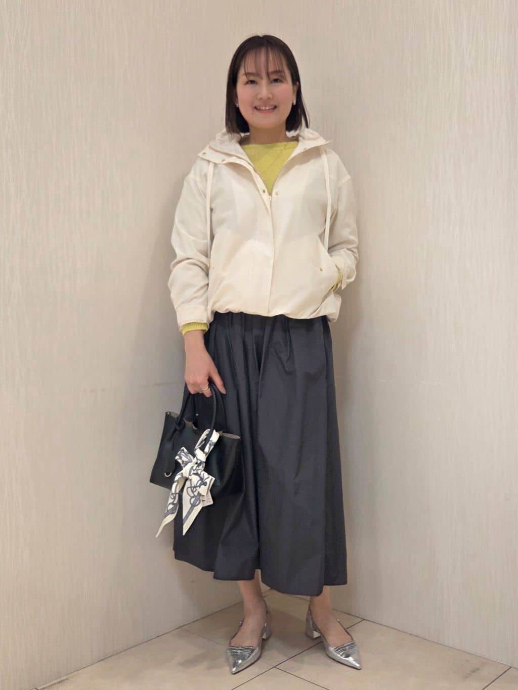 naokoさんの「UNTITLED｜【古畑星夏さん着用/8色展開/程よい透け感】ドライタッチボートネックニット」を使ったコーディネート