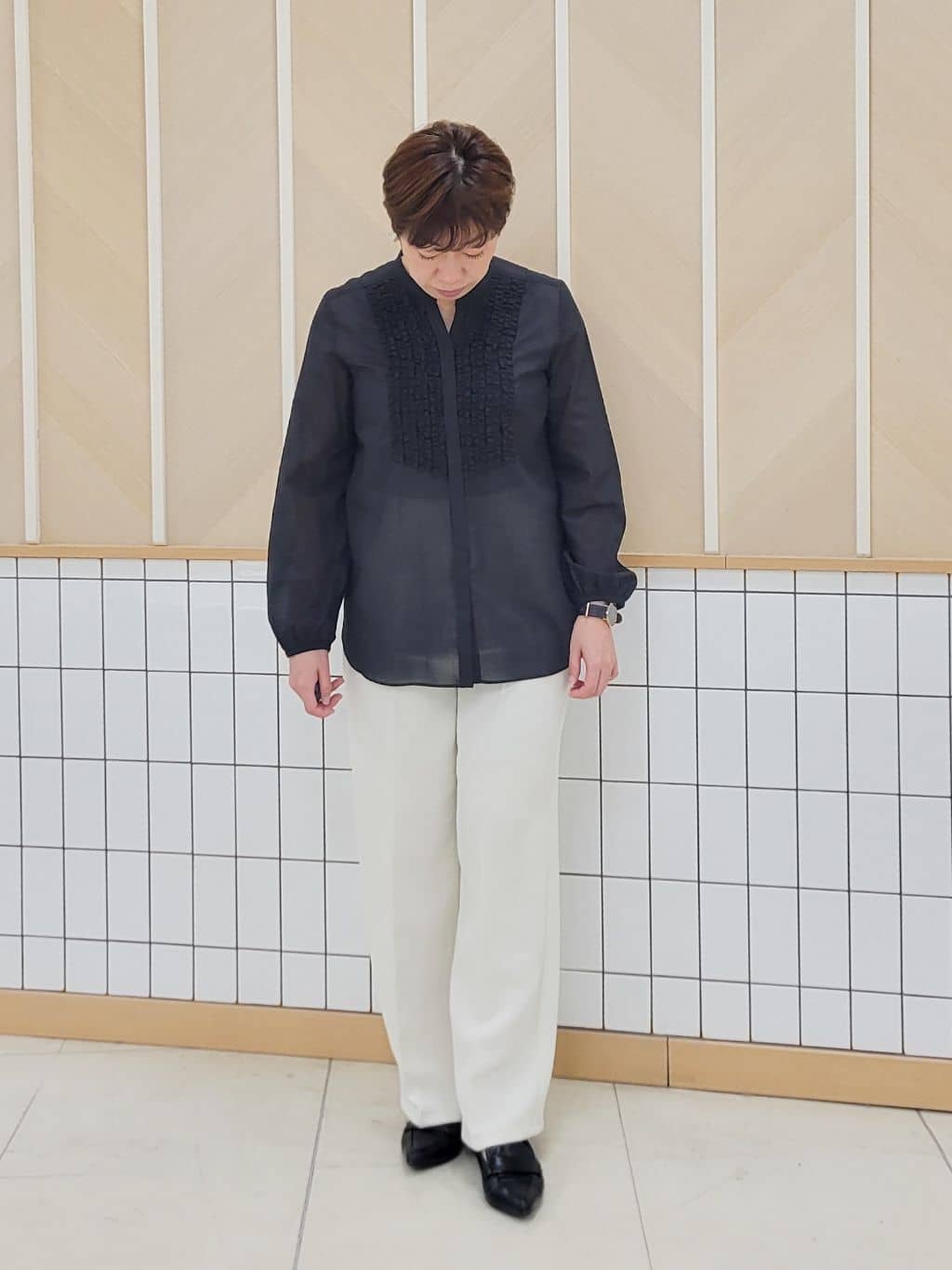 tomoさんの「COUP DE CHANCE｜【手洗い可/きれいめ】フリルブラウス」を使ったコーディネート