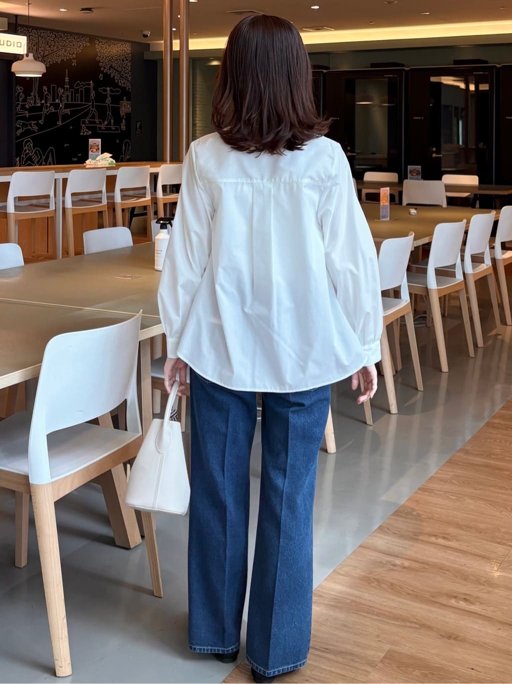みさかさんの「index｜フリルキーネックシャツ【洗濯機OK／イージーアイロン／防シワ】《XS～LL／7col》」を使ったコーディネート