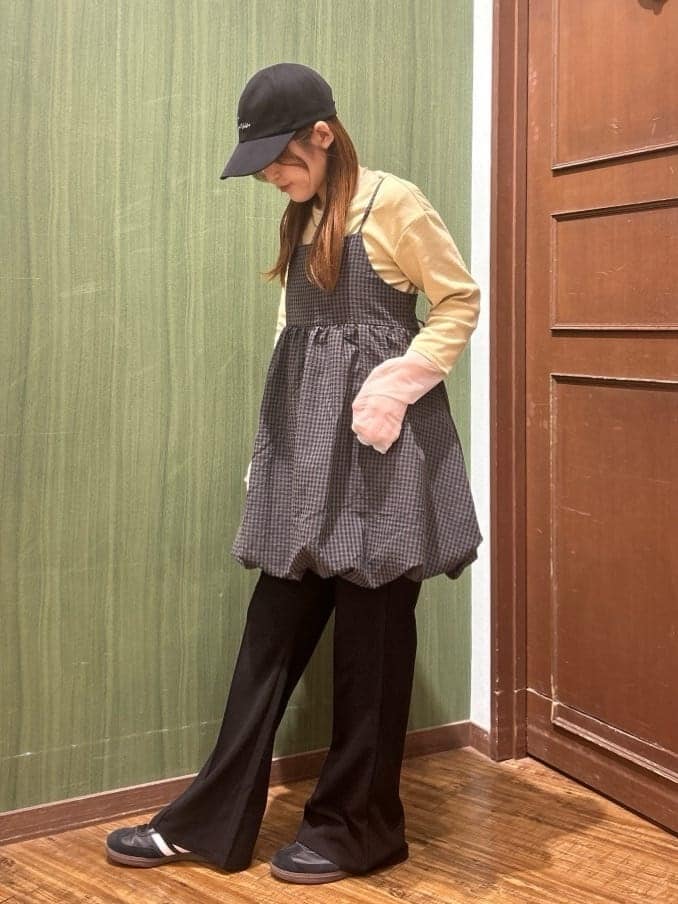 かおりさんの「SHOO･LA･RUE｜【洗濯機可/体型カバー/S-LL】後ろ姿も抜かりない ギンガムチェック柄バルーンキャミチュニック」を使ったコーディネート