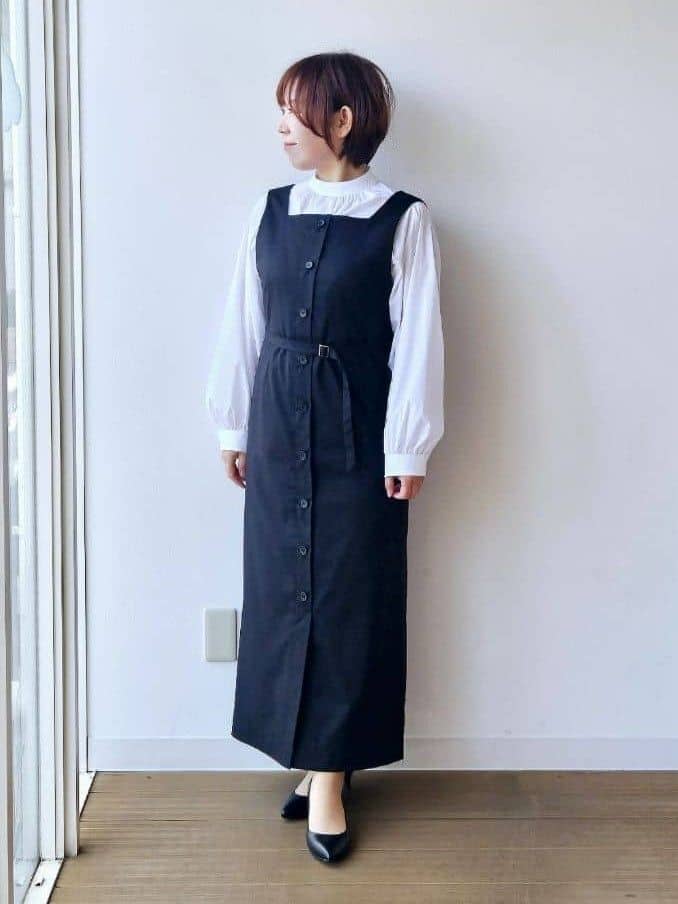 やじまさんの「UNTITLED｜【定番人気/はっ水/洗える】タスランショートトレンチコート」を使ったコーディネート