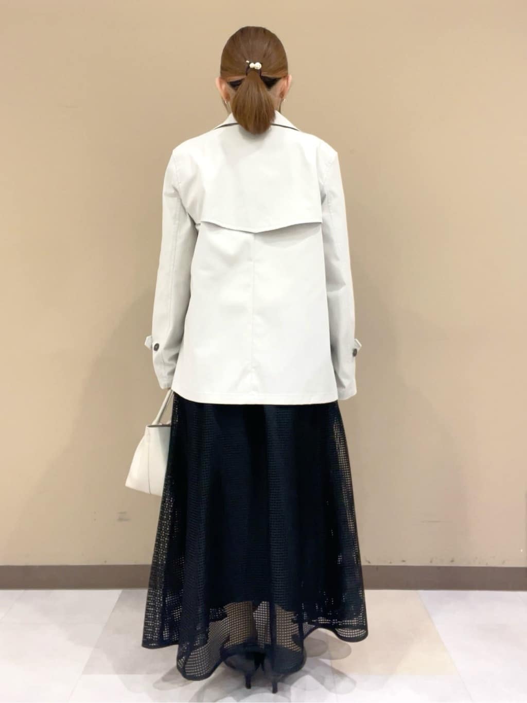 Tomoさんの「UNTITLED｜【定番人気/はっ水/洗える】タスランショートトレンチコート」を使ったコーディネート