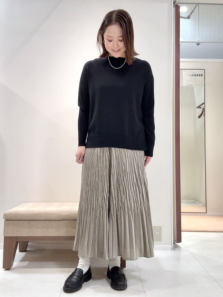 YUIさんの「UNTITLED｜【8色展開/体型カバー】魅せるタイムレスニット」を使ったコーディネート