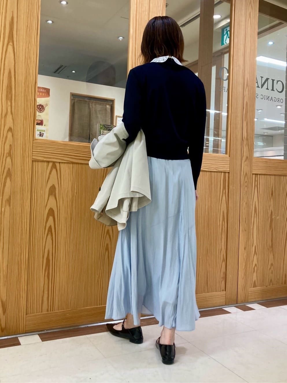 ゆうさんの「UNTITLED｜【定番人気/はっ水/洗える】タスランショートトレンチコート」を使ったコーディネート