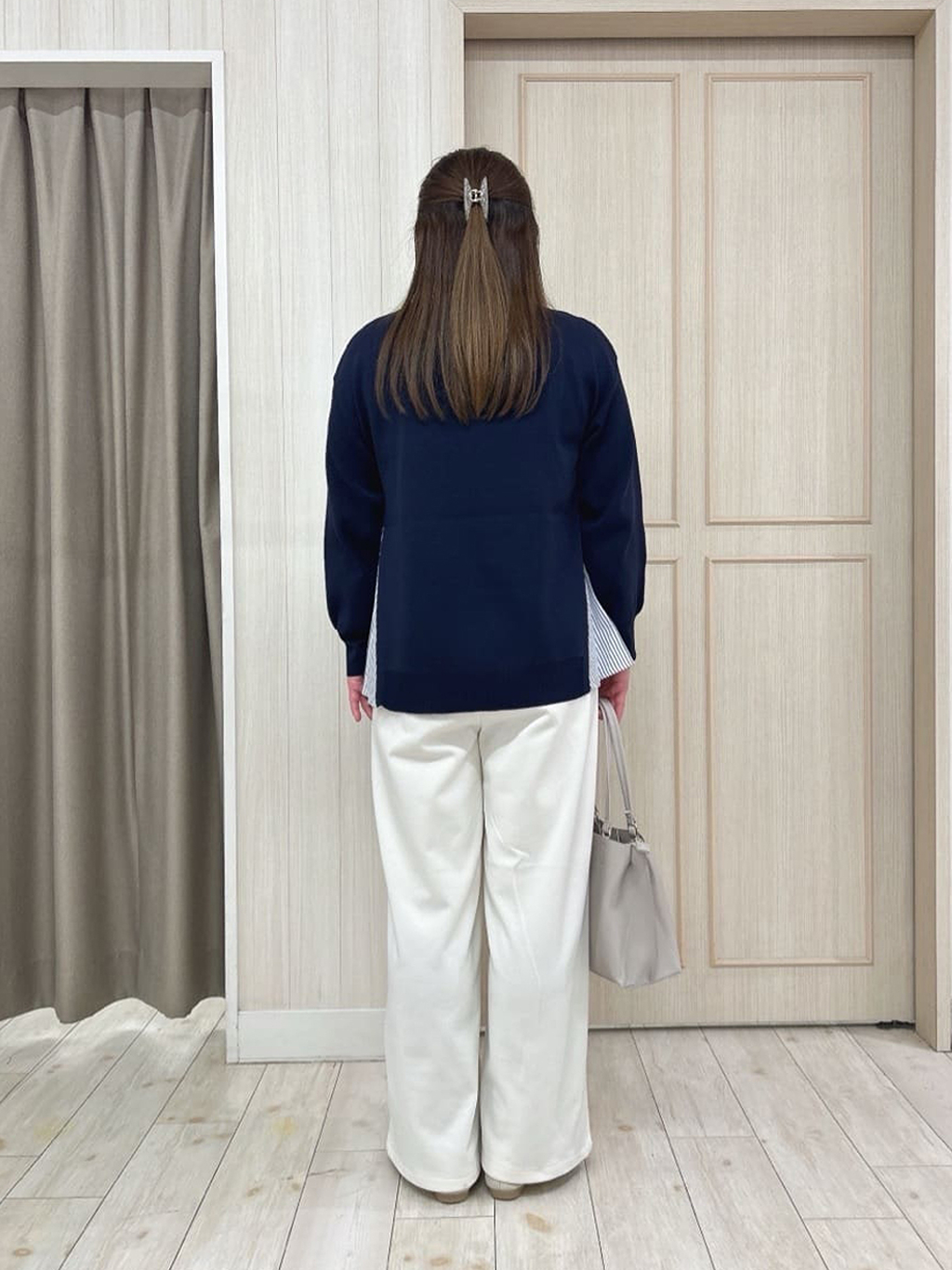 akiさんの「SHOO･LA･RUE｜【洗濯機可/S-LL/体型カバー】横姿もきれい見え スポンディッシュ Aライントップス」を使ったコーディネート