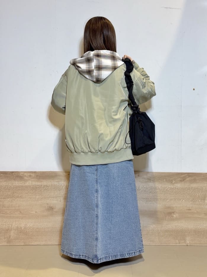 るねさんの「SHOO･LA･RUE｜【S-LL】大人も取り入れやすい BIGシルエット MA－1ブルゾン」を使ったコーディネート