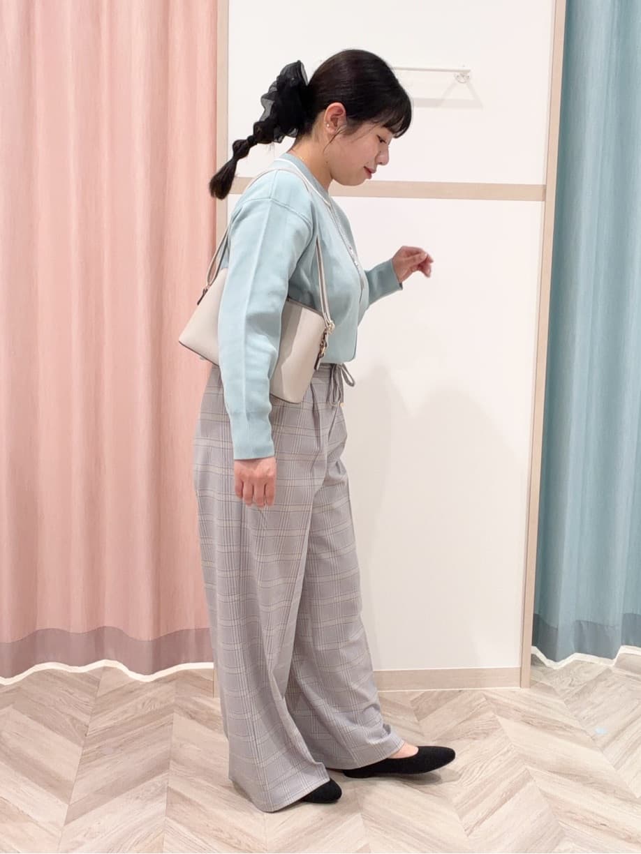 まちゃんなちゃんさんの「SHOO･LA･RUE｜【洗濯機可/S-LL】軽やかなパイピングがポイント スウェットライクニット」を使ったコーディネート
