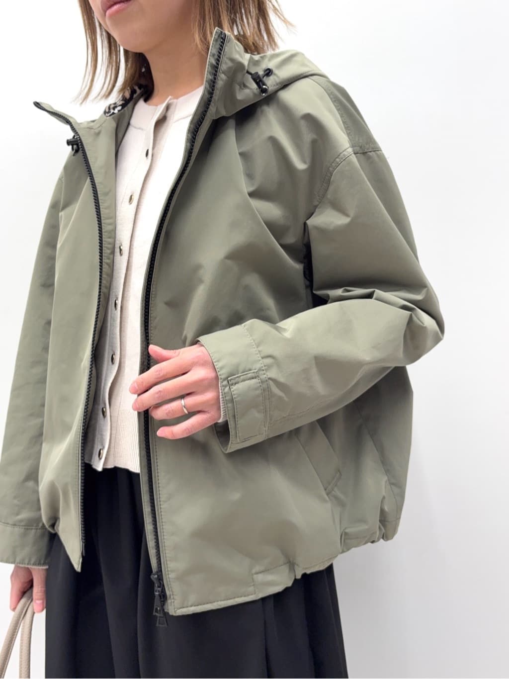 Nishijimaさんの「DRESSTERIOR｜【ウォッシャブル/撥水素材】撥水ツイル マウンテンパーカー」を使ったコーディネート