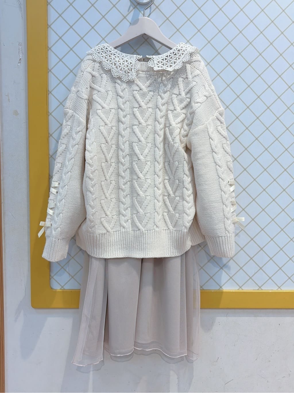 蒼さんの「SHOO･LA･RUE｜【100-150cm】袖レースアップニットカーディガン」を使ったコーディネート