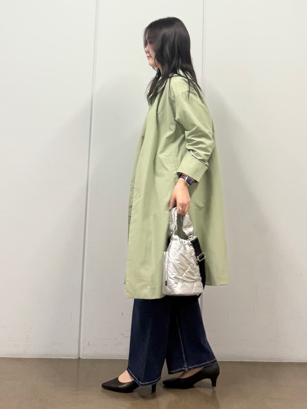 mizukiさんの「INDIVI｜【撥水／軽量】ミニマル スタンドカラーコート」を使ったコーディネート