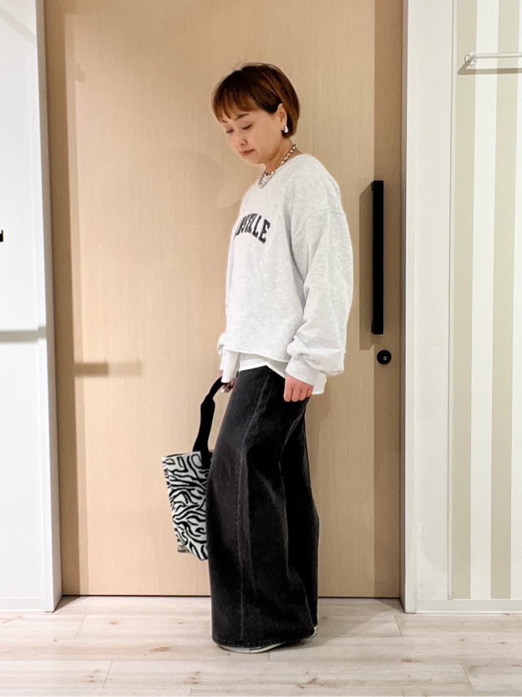 ぷくりんさんの「SHOO･LA･RUE｜【SHOO・LA・RUE DENIM/S-LL】体型カバーにも バギーデニムワイドパンツ」を使ったコーディネート