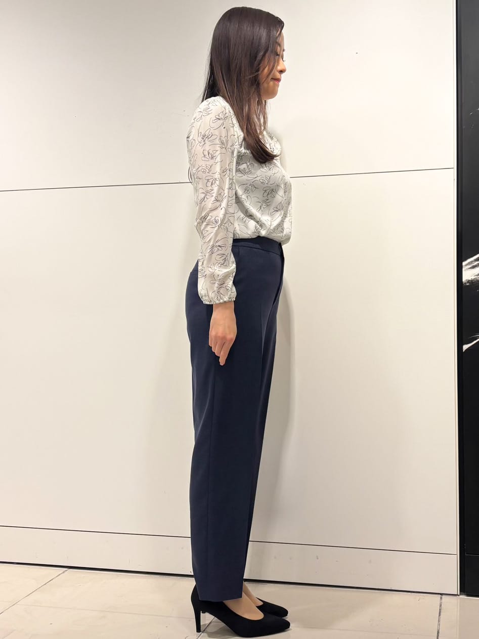 シオンさんの「COUP DE CHANCE｜◆【手洗い可／日本製】花柄ブラウス」を使ったコーディネート