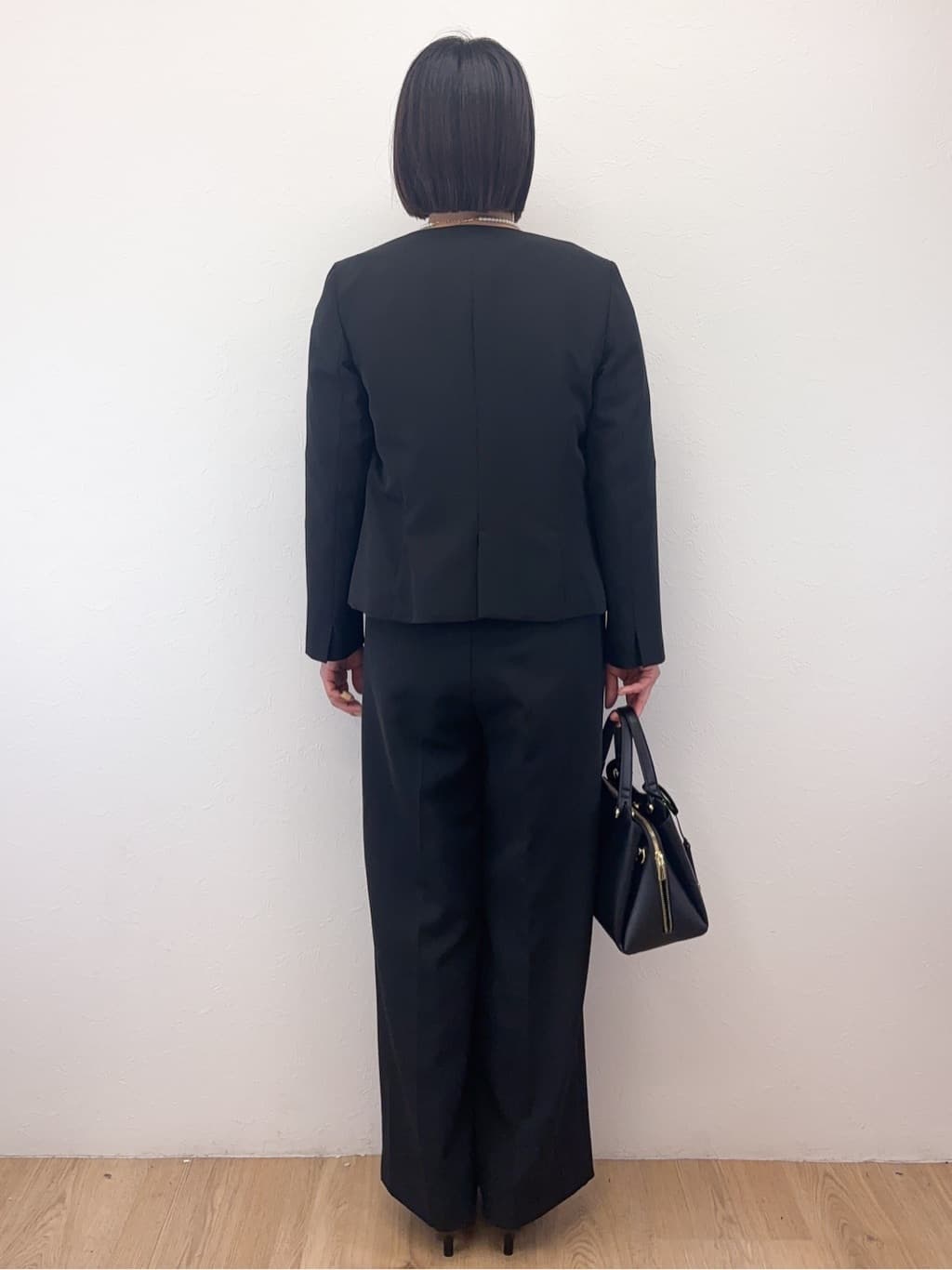 Takeさんの「OPAQUE.CLIP｜《通勤／セットアップ対応》 パイピングVネックジャケット【洗濯機OK】」を使ったコーディネート