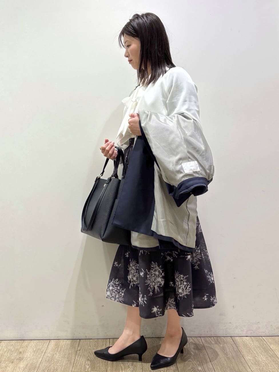 mameさんの「index｜撥水トレンチコート【洗濯機OK／花粉対応】《XS～3L》」を使ったコーディネート