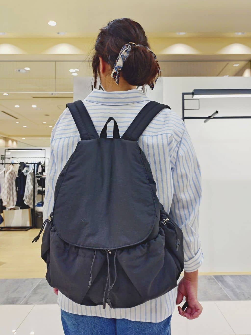 TOMOMIさんの「INDIVI｜【褒められデニム】ワイドストレート デニムパンツ」を使ったコーディネート