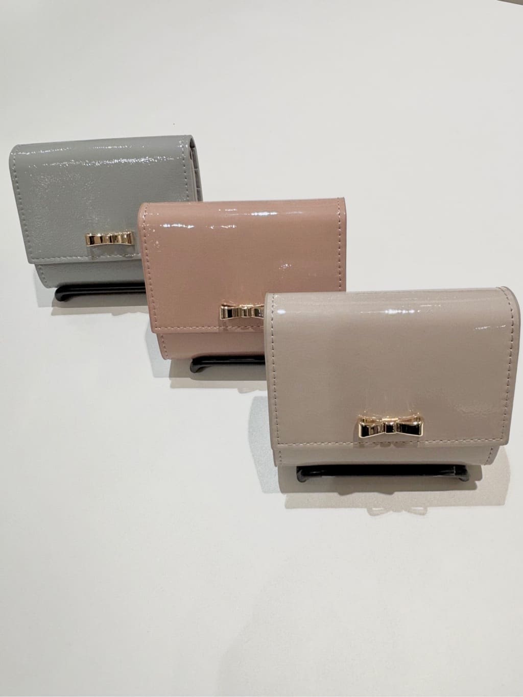 kikiさんの「grove｜リボンエナメル三つ折り財布」を使ったコーディネート