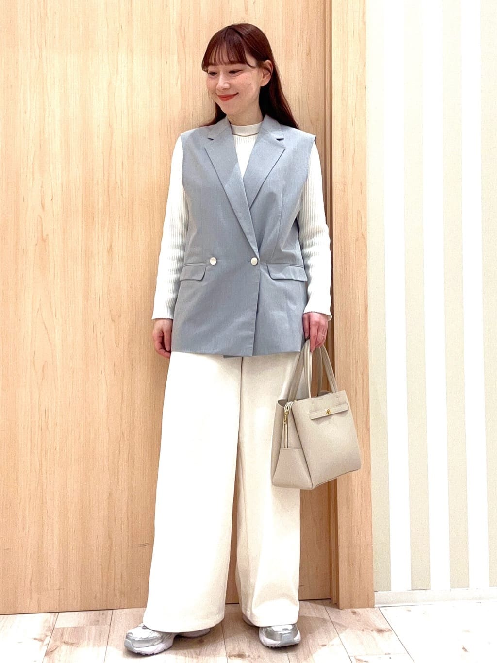 ririさんの「SHOO･LA･RUE｜【セットアップ可/S-LL/洗濯機可】サッと羽織ってこなれ見え ダブルブレストジレ」を使ったコーディネート