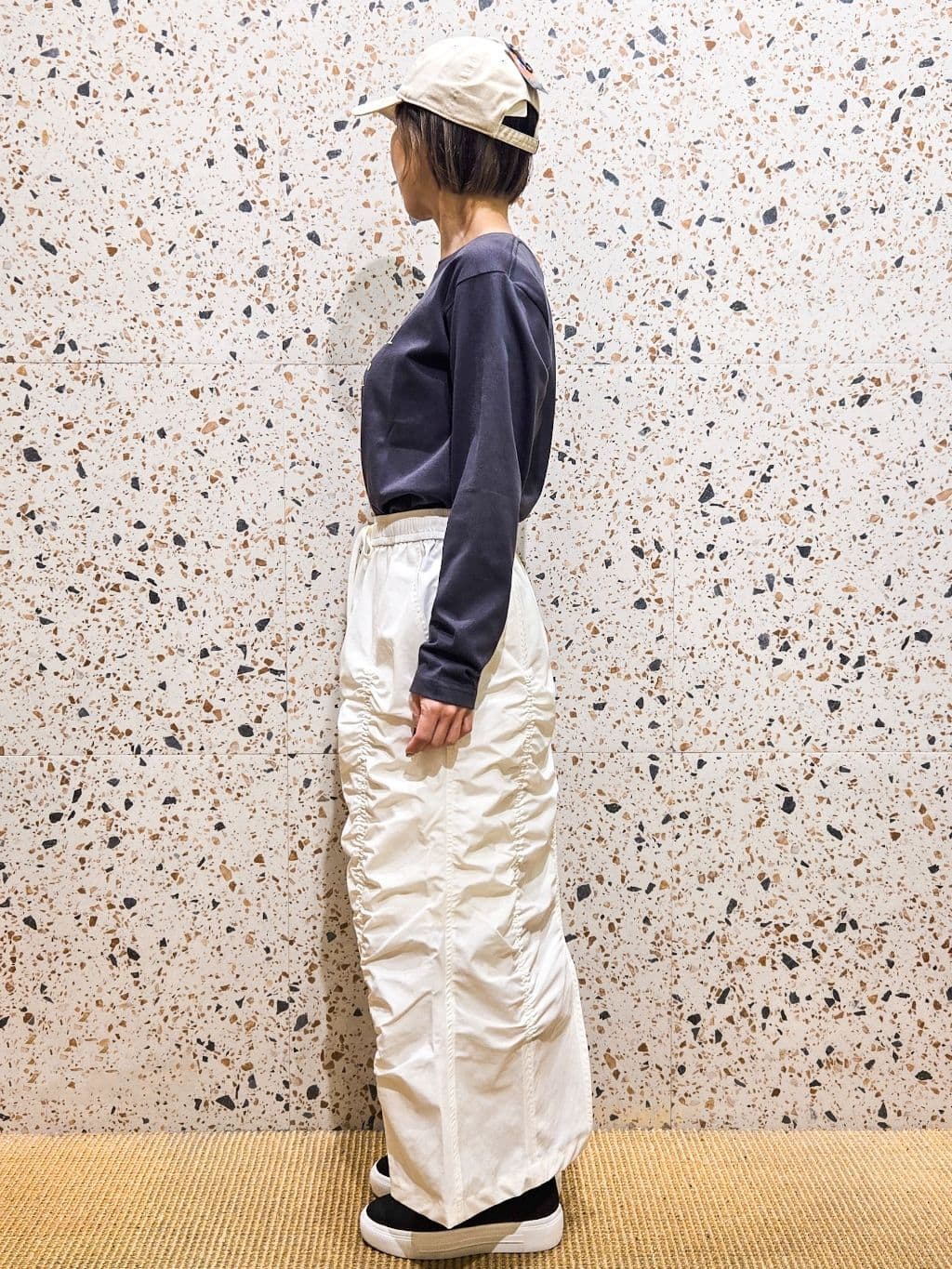 yoshimiさんの「OPAQUE.CLIP｜ロゴプリントロングTシャツ【洗濯機OK】」を使ったコーディネート