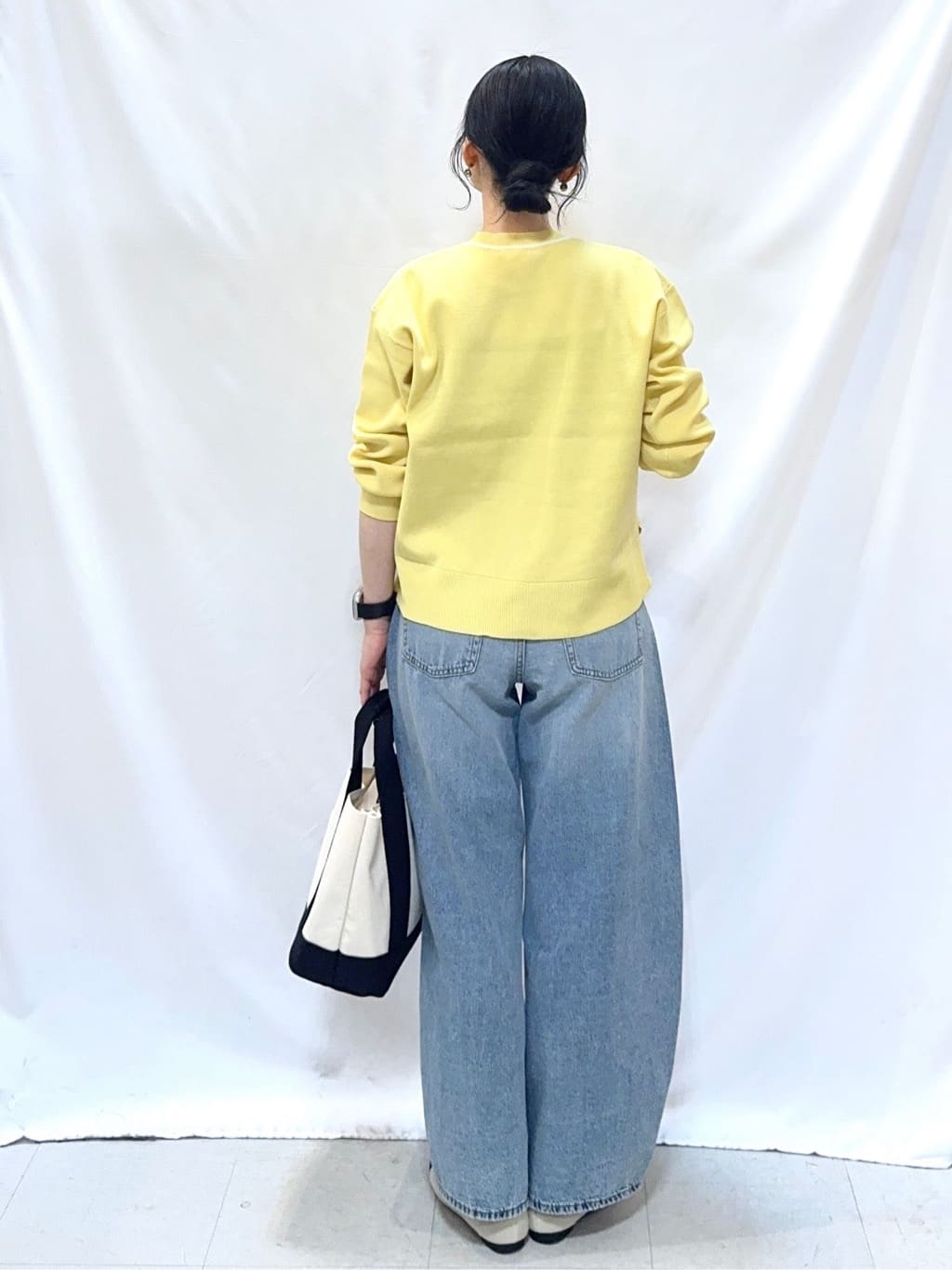 𝐇𝐢𝐫𝐨𝐦𝐢さんの「SHOO･LA･RUE｜【洗濯機可/S-LL】軽やかなパイピングがポイント スウェットライクニット」を使ったコーディネート