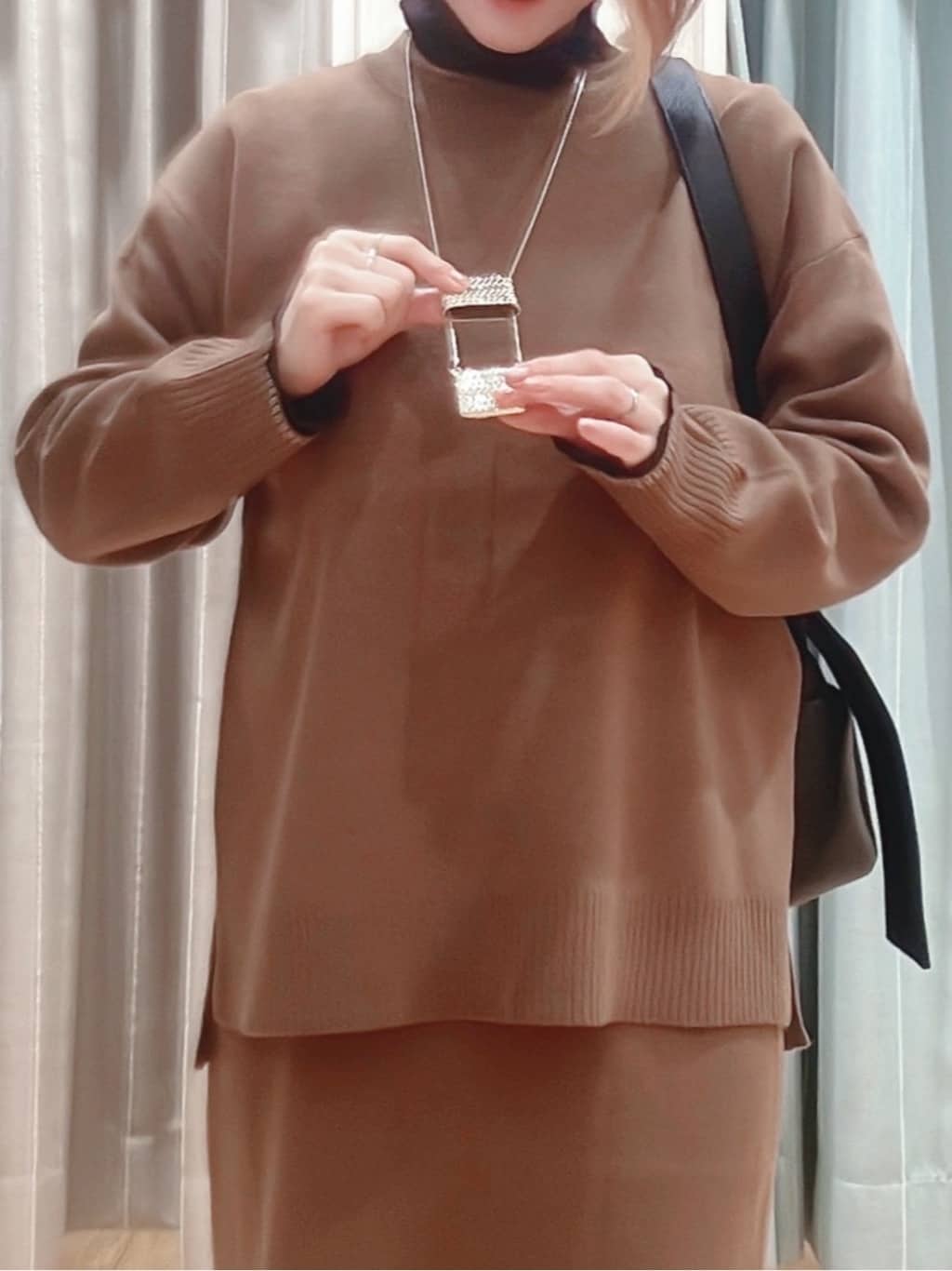 aaamiさんの「SHOO･LA･RUE｜【洗濯機可/セットアップ可】さりげないラメ使いで差をつける クルーネックニット」を使ったコーディネート