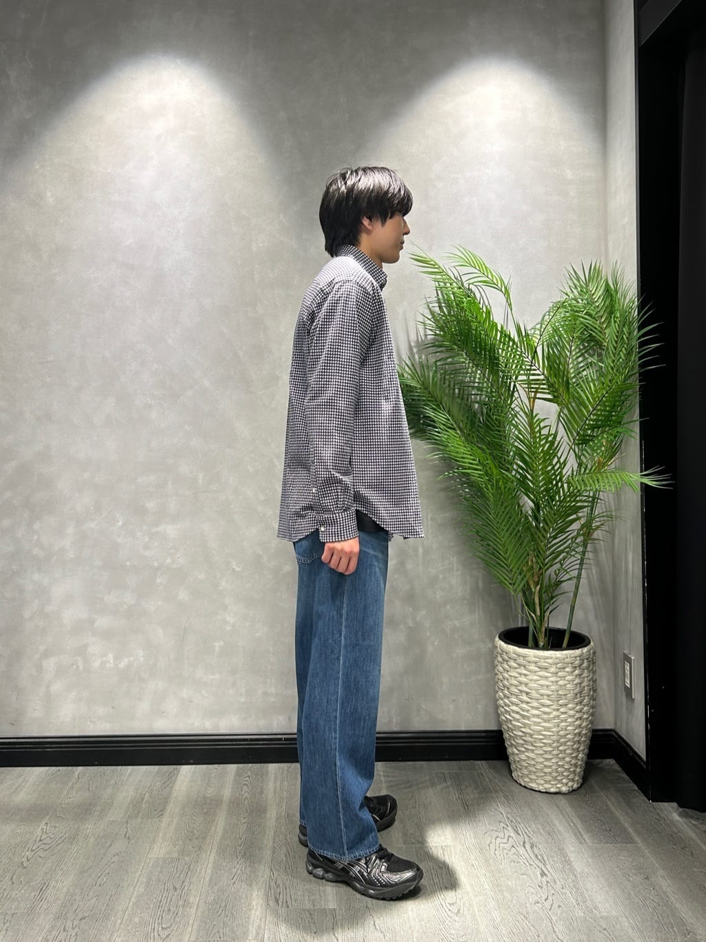 ruiさんの「TAKEO KIKUCHI｜【抗菌防臭/シーズンレス】シアサッカーギンガムチェック ストレッチシャツ」を使ったコーディネート